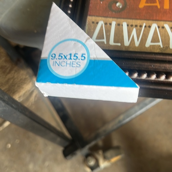 Decor - Picture 2 of 3